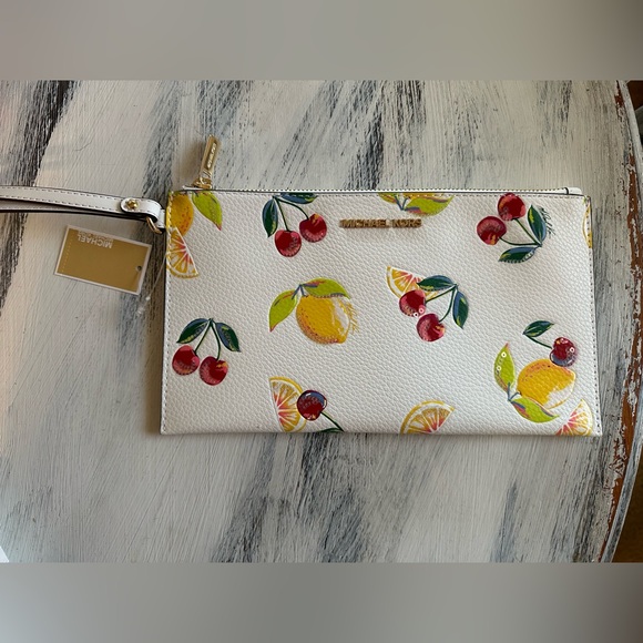 MICHAEL KORS JET SET TRAVEL XL CLUTCH WRISTLET FRUIT MELODY OPTIC WHITE MULTI - Picture 2 of 10